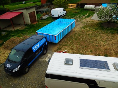 luxusní bazén k terase novostavby RD